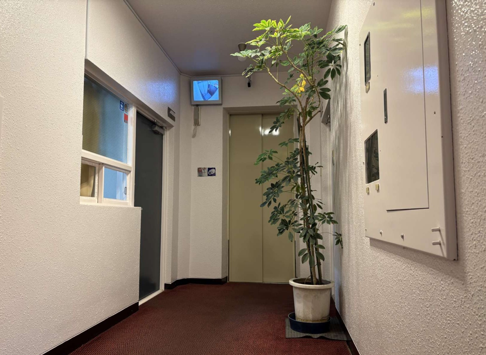 モニタ付エレベーター等セキュリティも安心