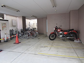 バイク置き場もございます